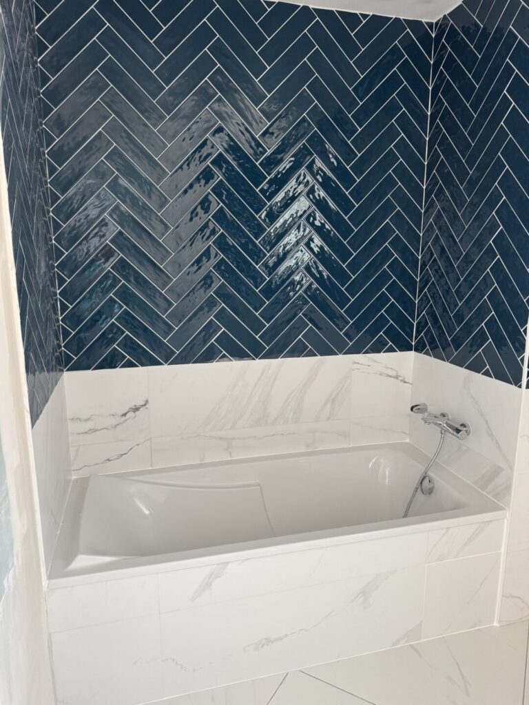 Faience batons rompus salle de bain Brest 1 - Saint-renan Brest